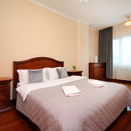 Роскошные Апартаменты На Набережной Almaty Ngoại thất bức ảnh