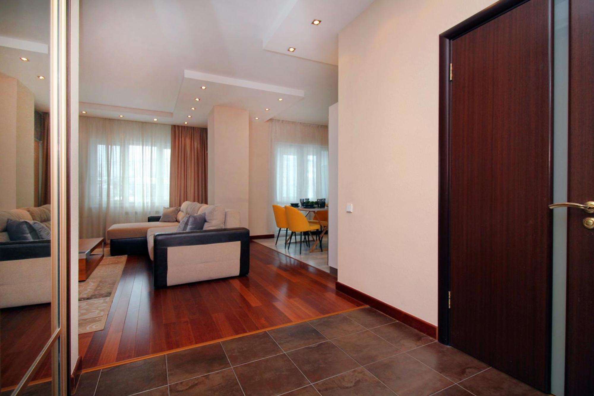Роскошные Апартаменты На Набережной Almaty Ngoại thất bức ảnh