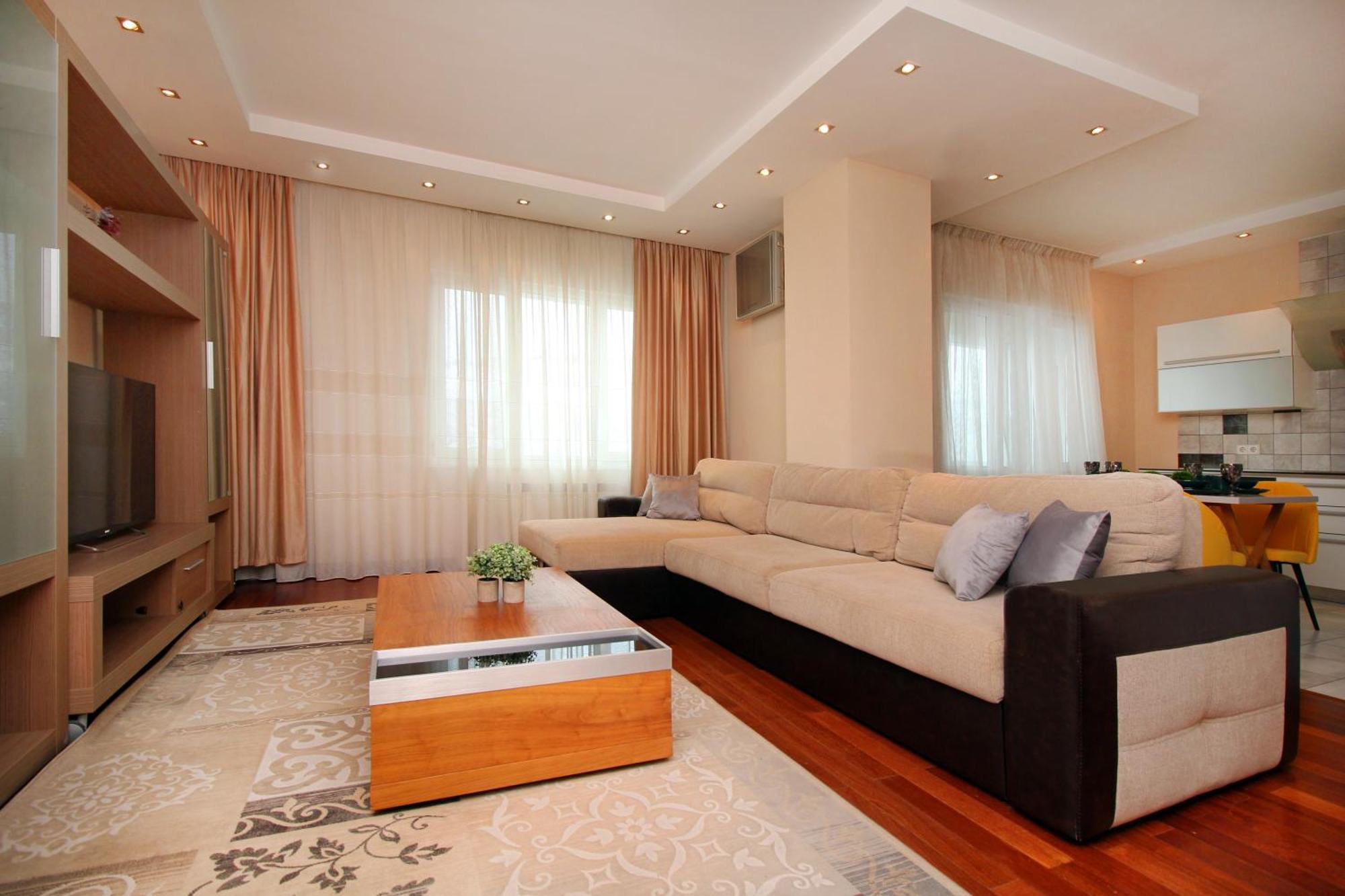 Роскошные Апартаменты На Набережной Almaty Ngoại thất bức ảnh